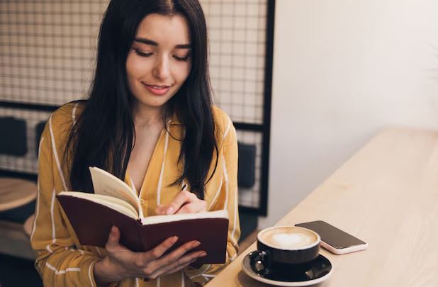 Cafeteira Electrolux ECM10: Sua Solução Econômica para Curtir um Livro ou Filme